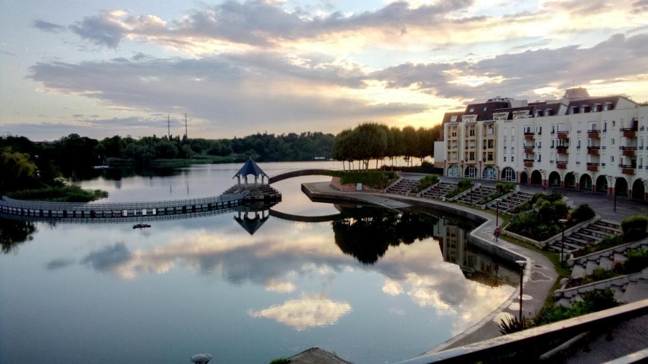 Vue Exceptionnelle Sur Le Lac Creteil Luaran gambar