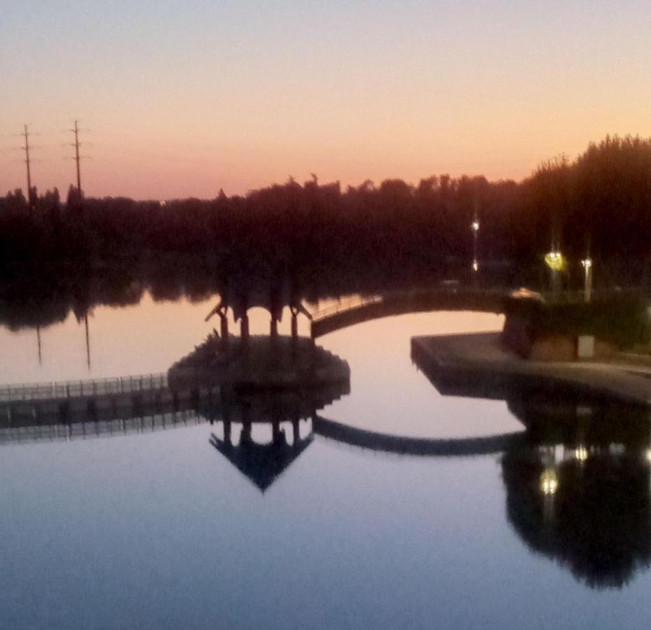 Vue Exceptionnelle Sur Le Lac Creteil Luaran gambar